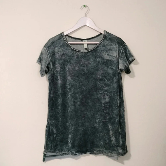 Green Tea Women's Crushed Gray Velvet Short Sleeve Top - small - Picture 2 of 7
